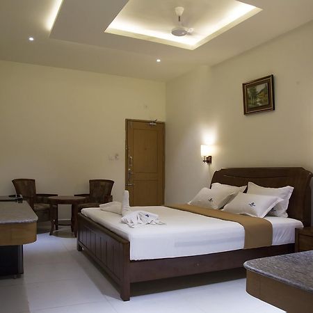 Hotel The Grand White Palace Mayiladuthurai Exterior foto