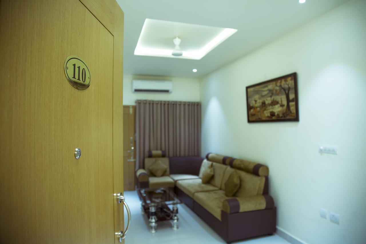 Hotel The Grand White Palace Mayiladuthurai Exterior foto