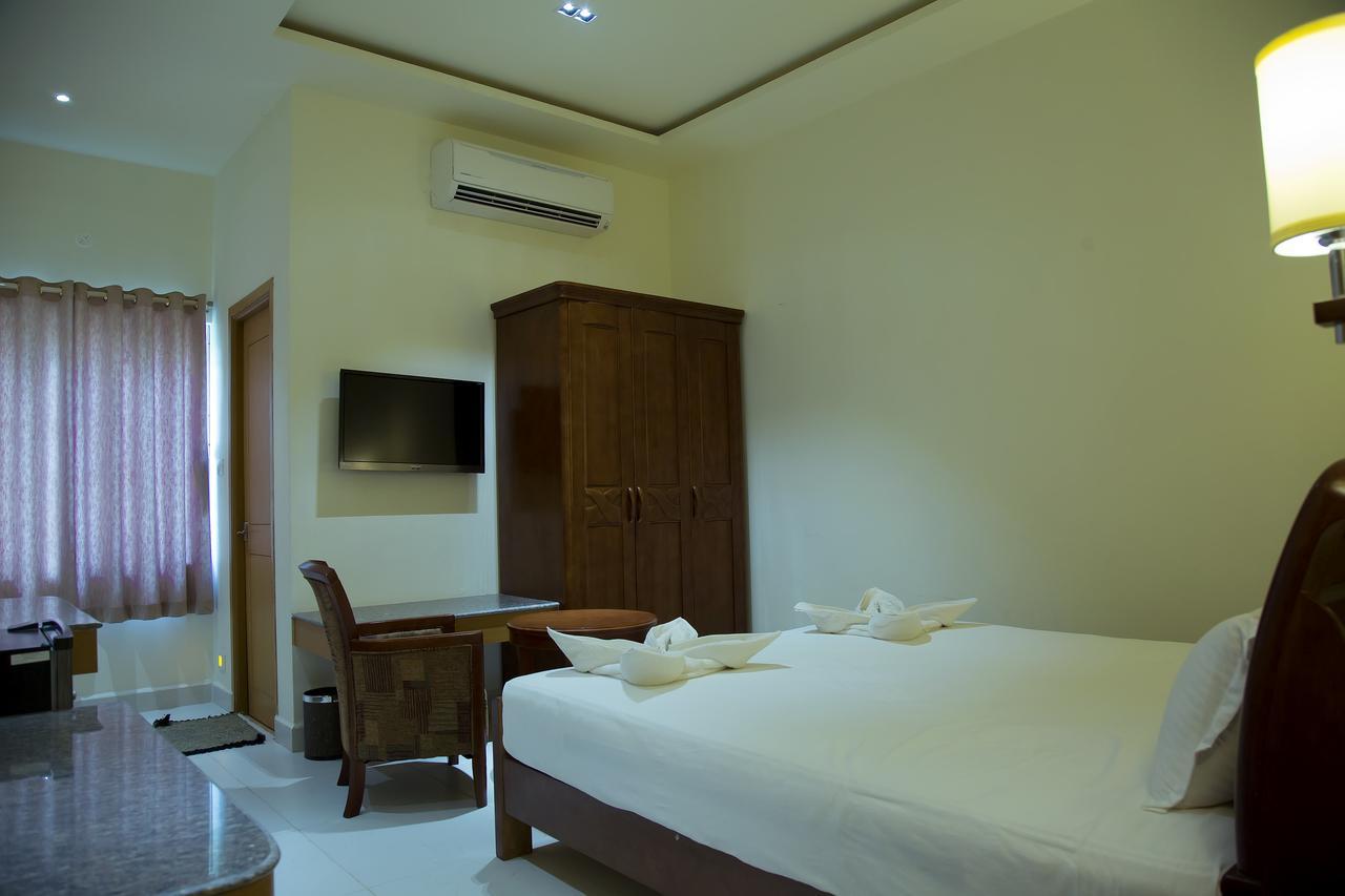 Hotel The Grand White Palace Mayiladuthurai Exterior foto