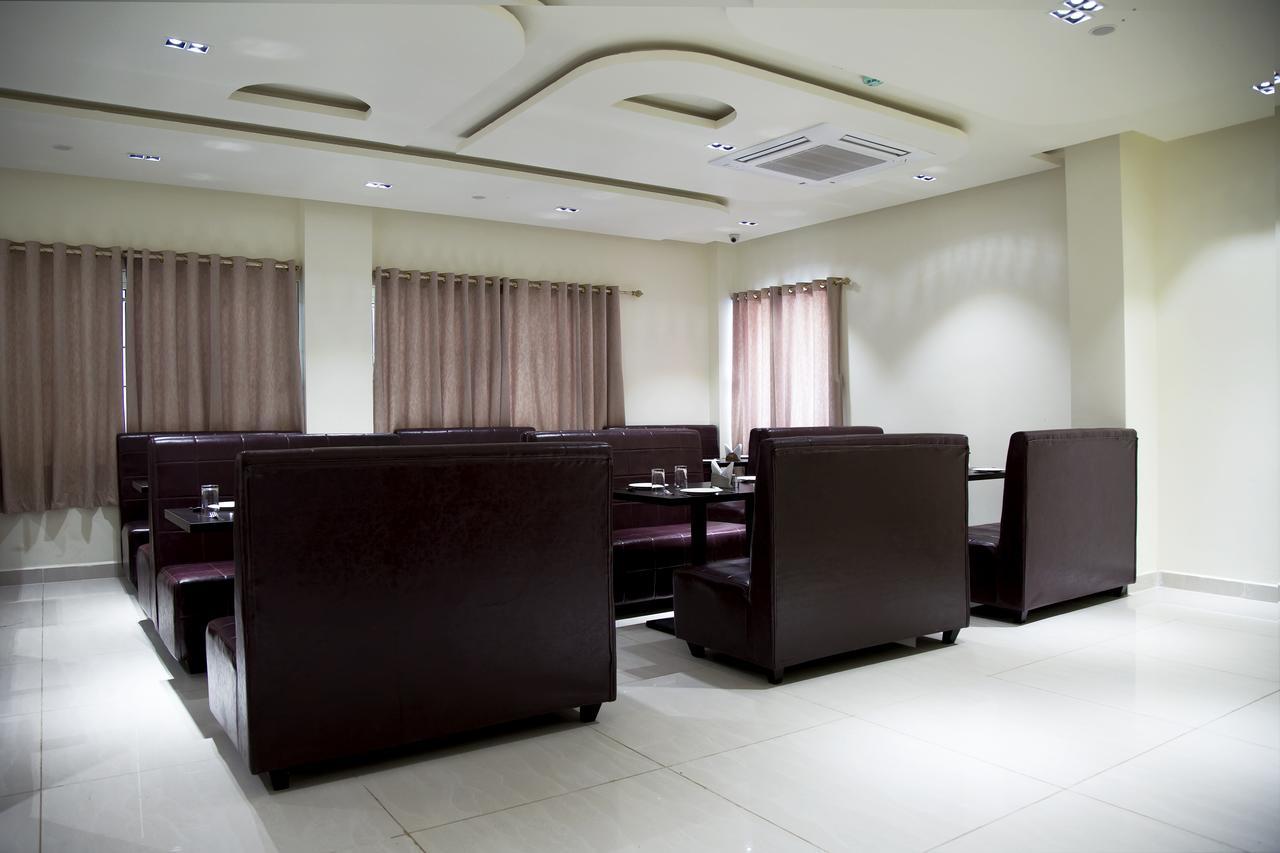 Hotel The Grand White Palace Mayiladuthurai Exterior foto