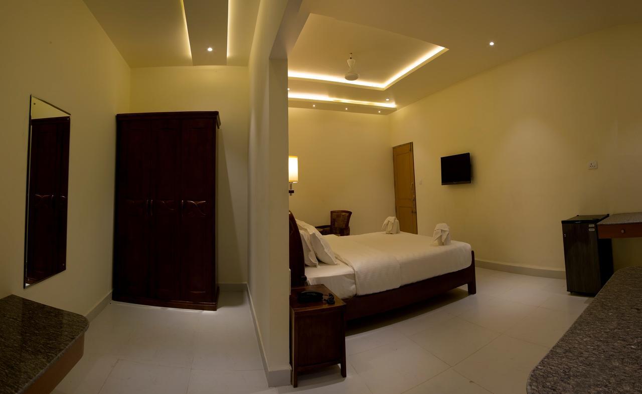 Hotel The Grand White Palace Mayiladuthurai Exterior foto